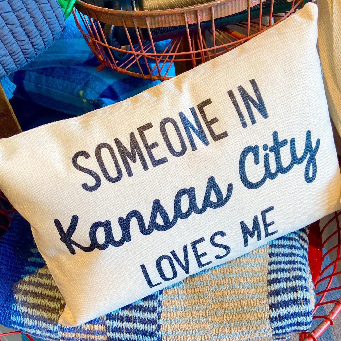 Pillow - Someone In Kansas City Loves Me