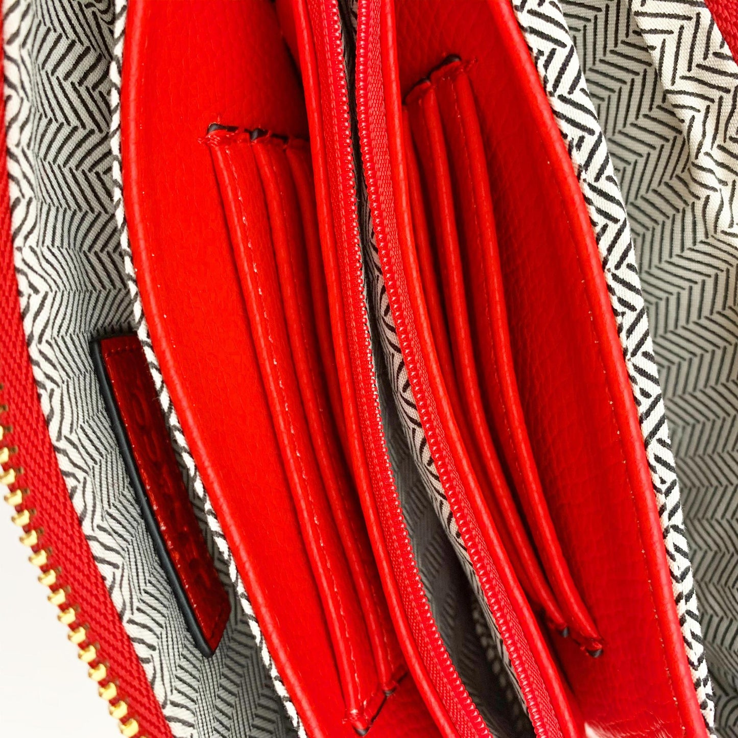 4 in 1 Handbag - Crossbody/Clutch/Wristlet - Red