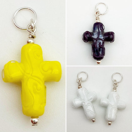 Pendant - Glass w/ Swirl Cross - Medium