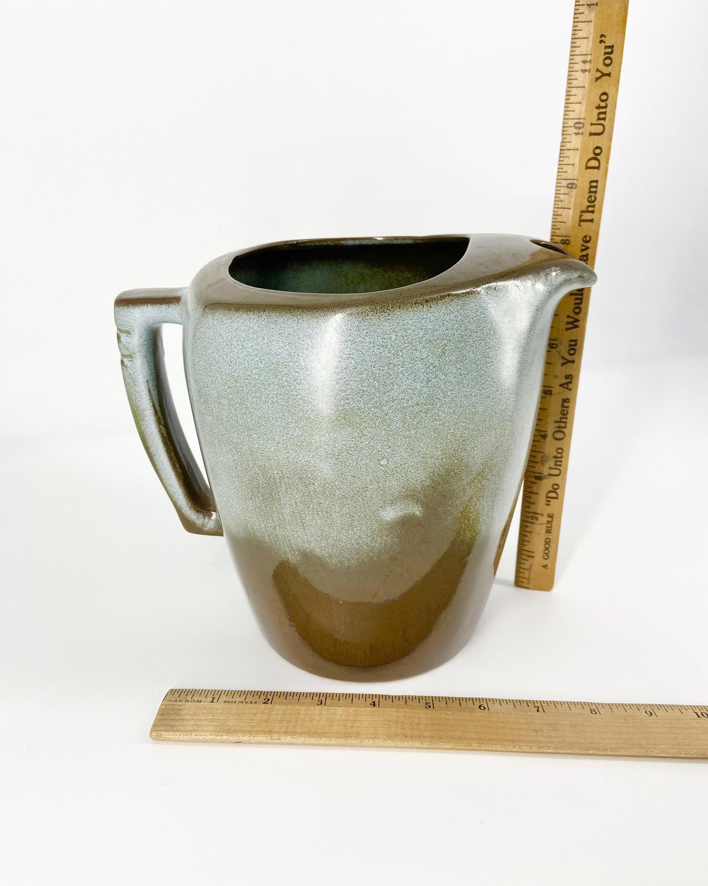 Frankoma Pottery pieces. Part of a vintage collection of 119 pieces. Collectible vintage set of Frankoma Plainsman Woodland Moss tableware.