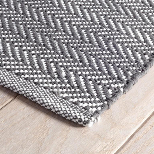 Rug - Indoor/Outdoor - Herringbone Shale/White