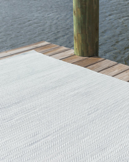 Rug - Indoor/Outdoor - Herringbone Light Blue/Ivory