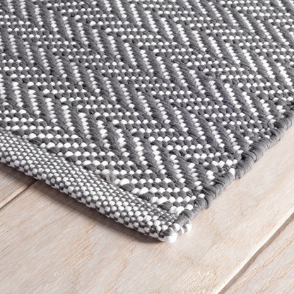 Rug - Indoor/Outdoor - Herringbone Shale/White