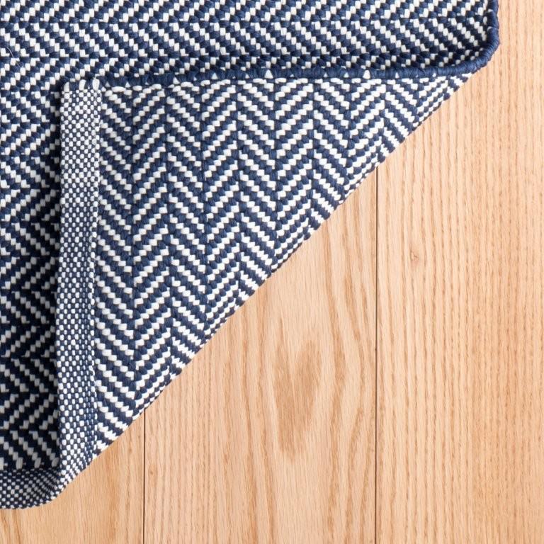Rug - Indoor/Outdoor - Herringbone Navy/Ivory