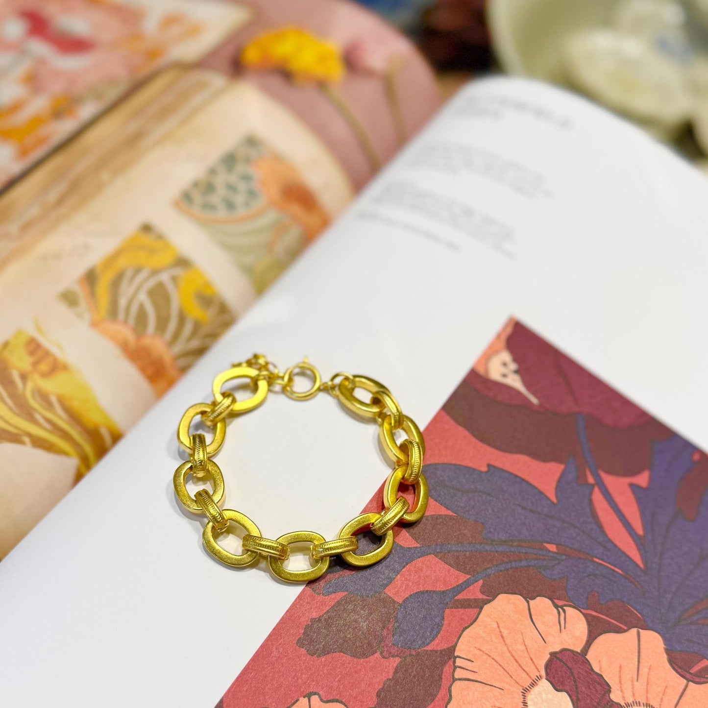 Bracelet - "De Rigueur" - Gold