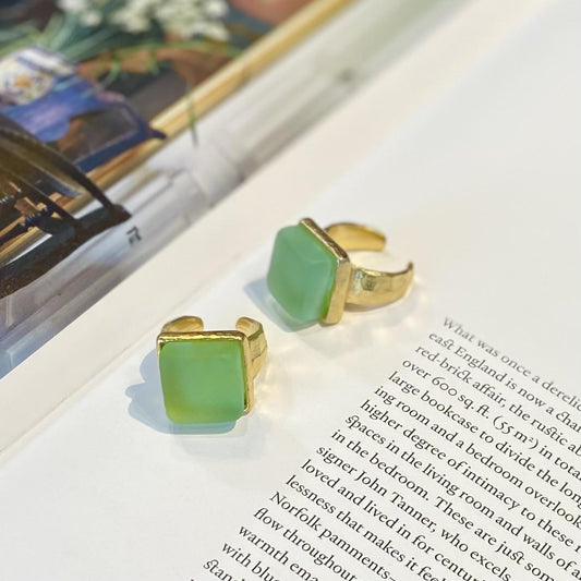 Ring - Reclaimed Bottle Glass - 14kt Gold on Pewter - Antique Clear Cube