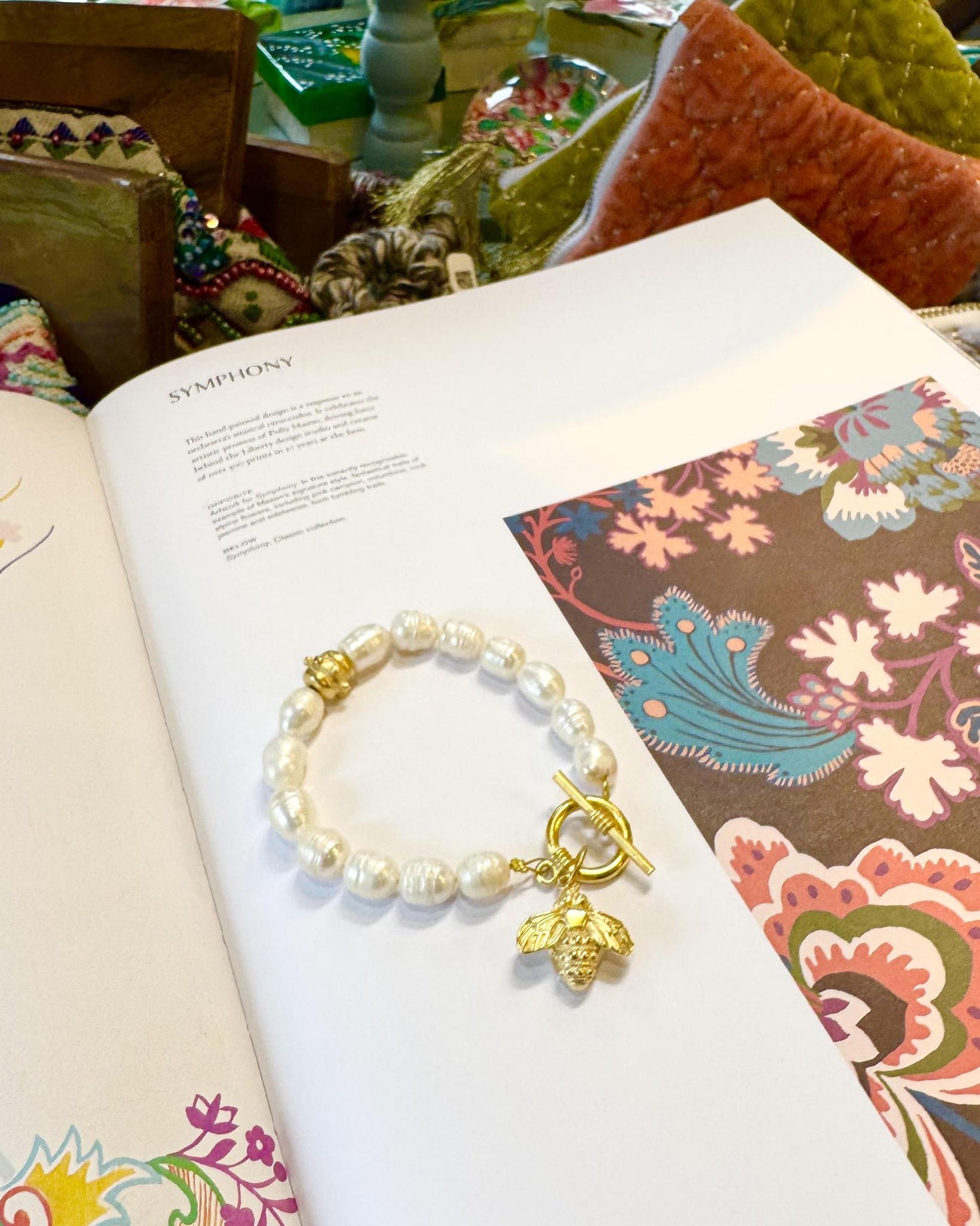 Bracelet - Freshwater Pearl & Gold Bee