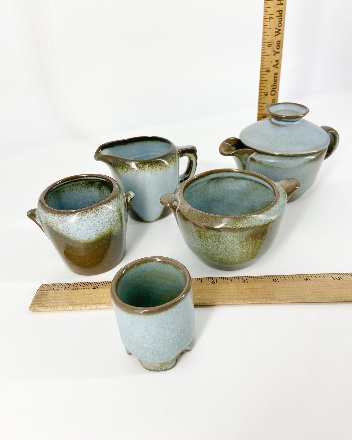 Frankoma Pottery pieces. Part of a vintage collection of 119 pieces. Collectible vintage set of Frankoma Plainsman Woodland Moss tableware.