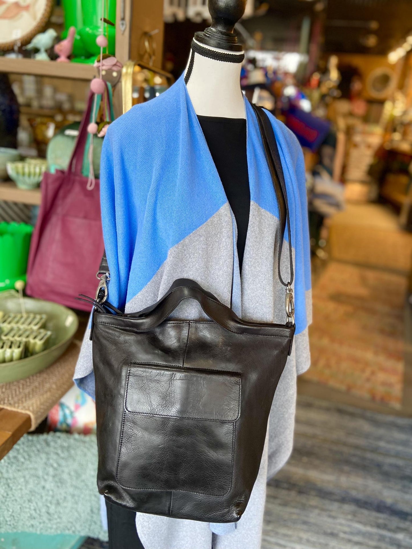 Handbag - Crossbody/Shoulder/Handled - Black