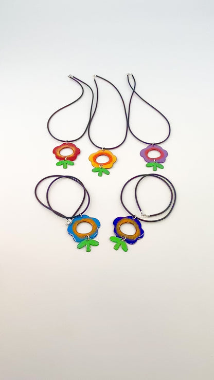 Necklace - Flower & Leaf - Blue/Yellow (Video)