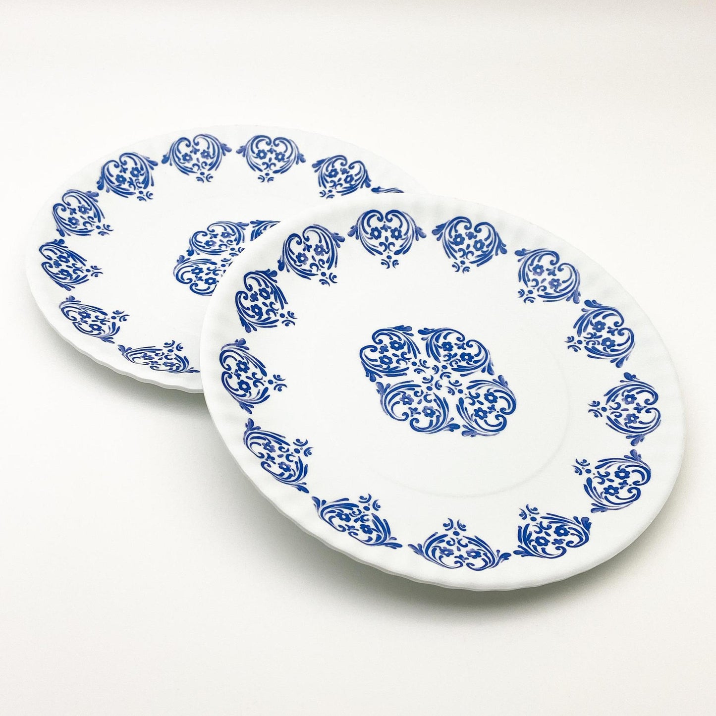 Plate - Melamine "Paper Plate" - White with Blue Medallion